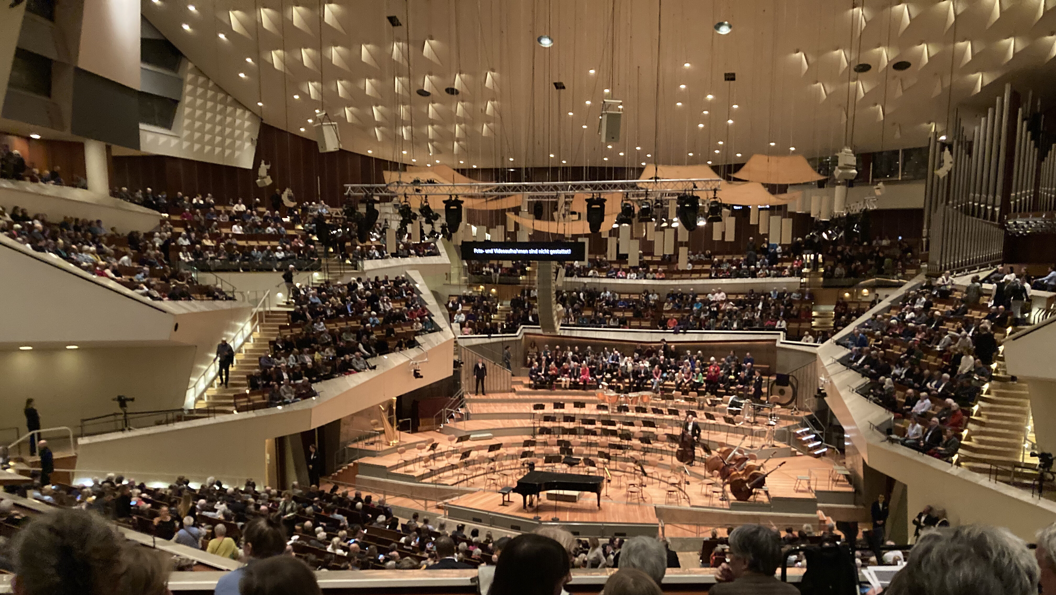 ベルリンで聴く最高峰の音楽｜ベルリン・フィルハーモニーの聴き方ガイド